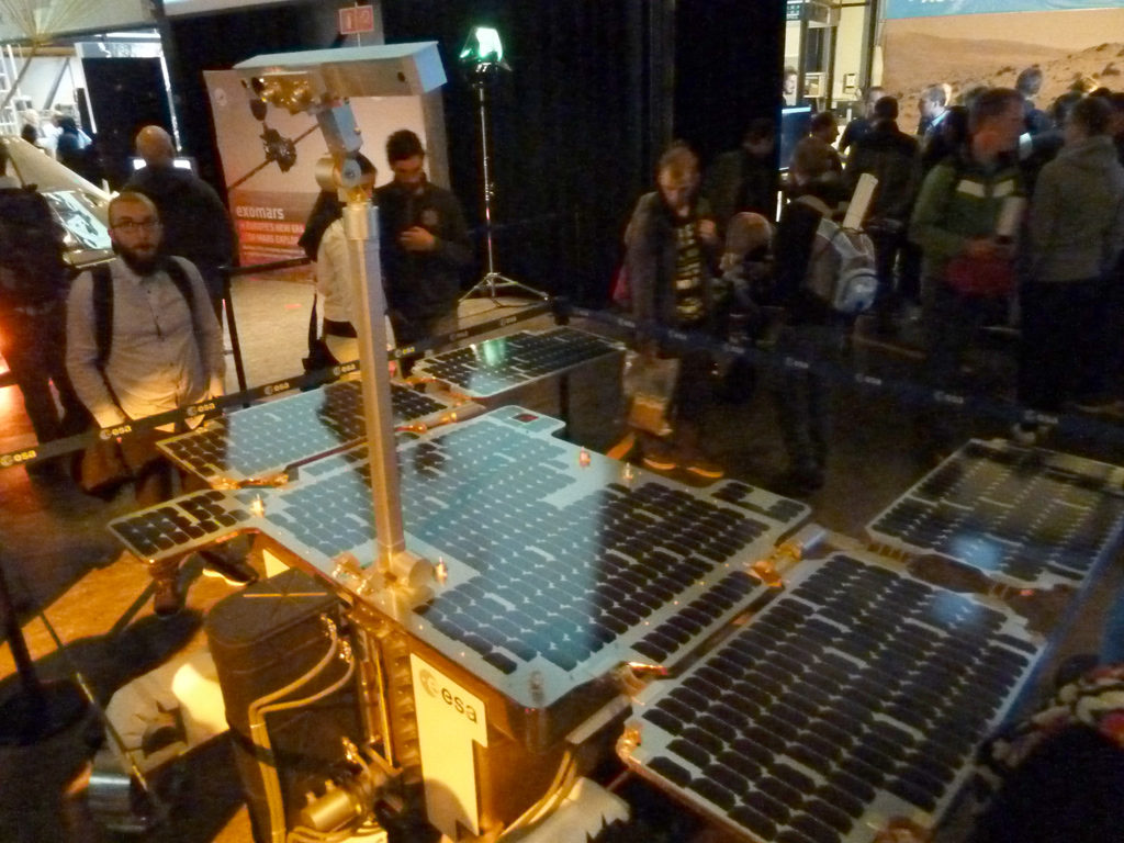 Modell des ExoMars 2020-Rovers