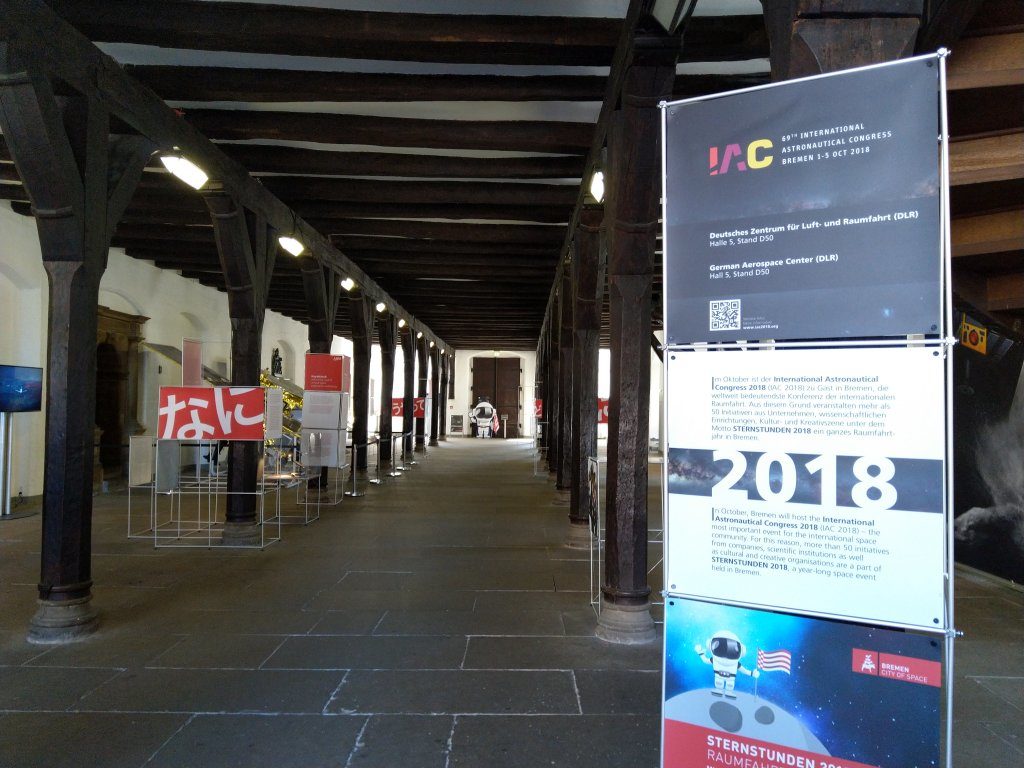 Ausstellung "Kontakt mit einem Asteroiden - Hayabusa2 und MASCOT"